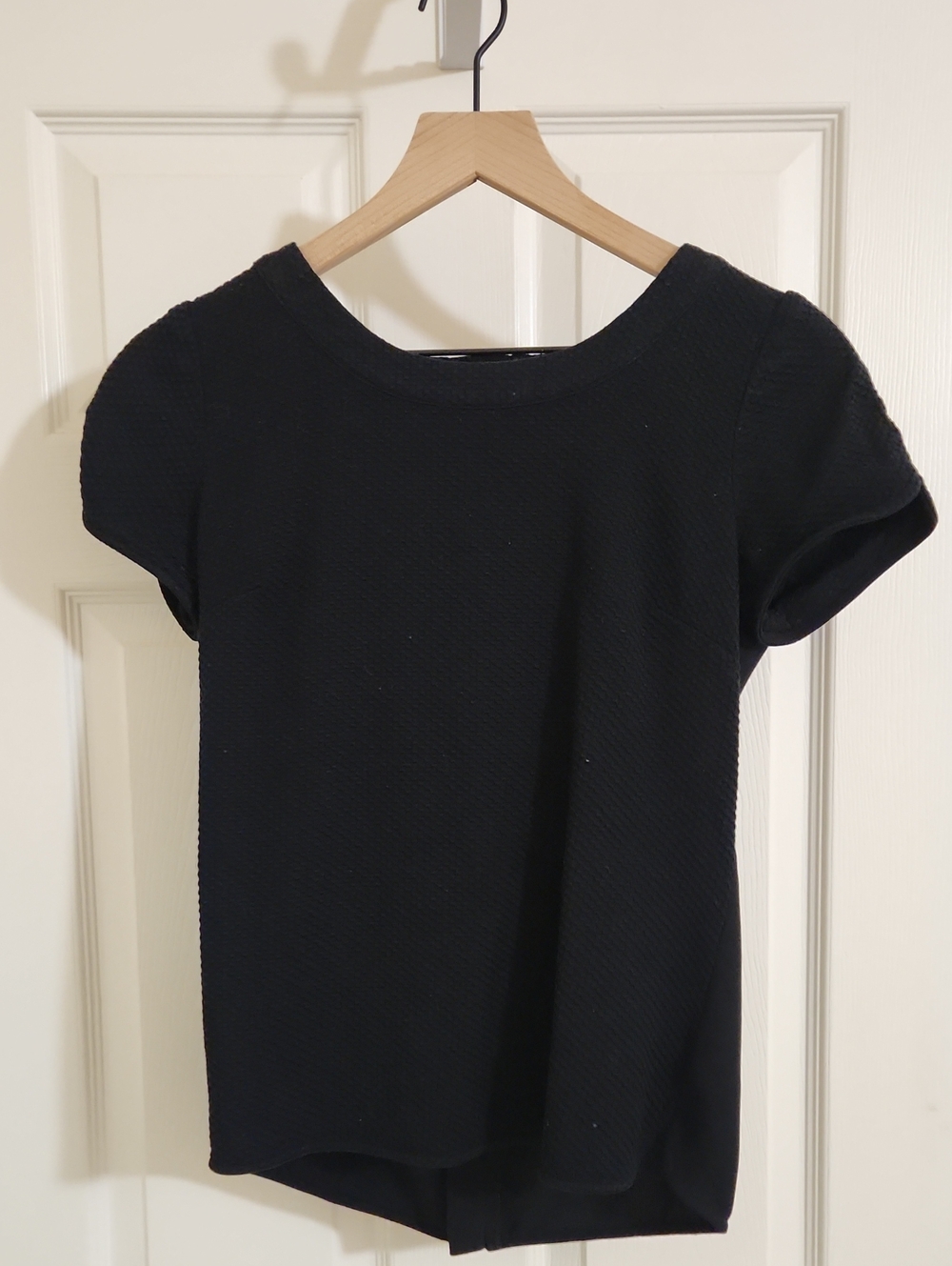 Banana Republic Black Short-Sleeve Textured Crewneck Top